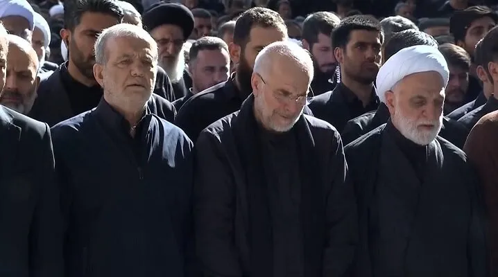 نماز بر آقای شهید ایران نماز بر آقای شهید ایران