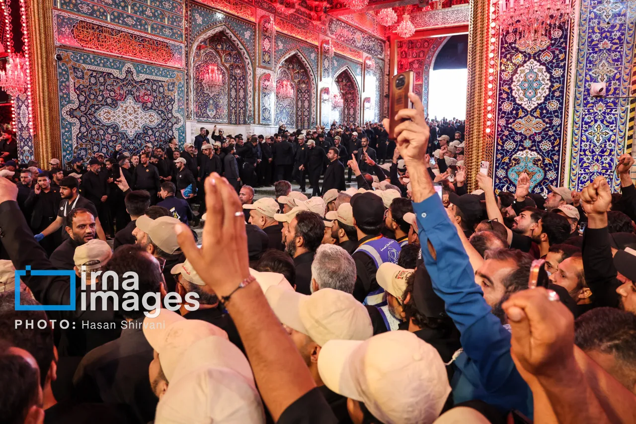 تشییع و وداع با پیکر مطهر رهبر شهید انقلاب در کربلا تشییع و وداع با پیکر مطهر رهبر شهید انقلاب در کربلا