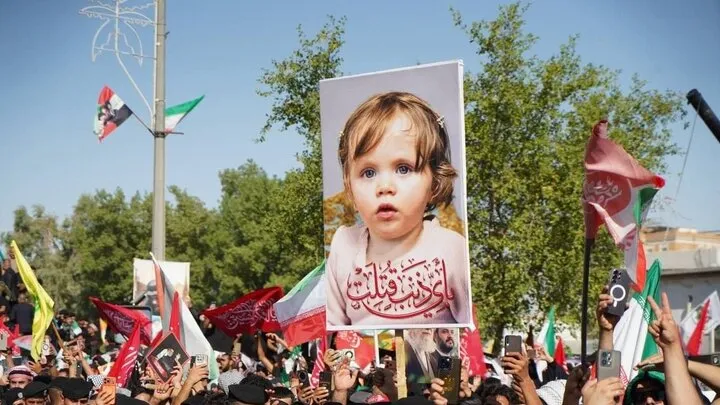 تصویر نوه رهبر شهید ایران در عراق تصویر نوه رهبر شهید ایران در عراق