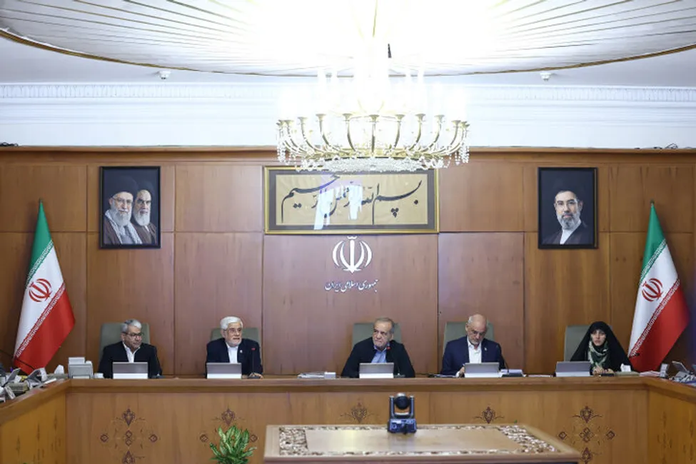 تحقق دستور رهبر انقلاب برای عبور از شرایط «نه جنگ، نه صلح» را دنبال می‌کنیم