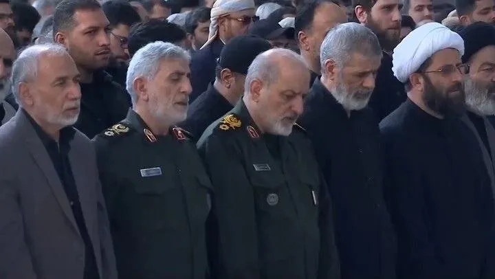 نماز بر آقای شهید ایران نماز بر آقای شهید ایران